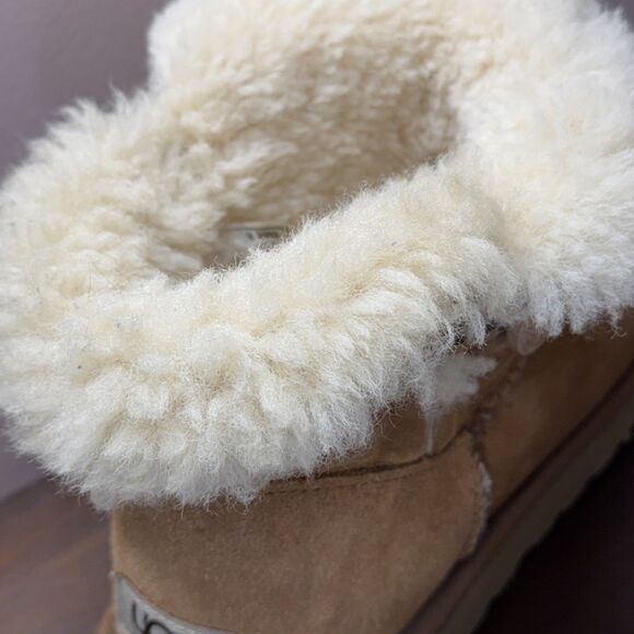 UGG Australia Mini Bailey Button Shearling Boots Size 10 Chestnut Brown - Picture 9 of 11